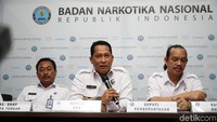 Kepala BNN Komjen Budi Waseso (Buwas) memberikan keterangan pers terkait pengungkapan kasus tersebut.