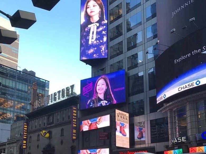 Daebak! Jennie 'BLACKPINK' Dapat Kado Senilai Rp 4 M dari Fans