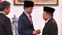 Jokowi berharap para menteri dan pejabat yang dilantik bekerja keras menuntaskan berbagai program pemerintah. 