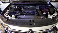 Pada bagian mesin dua varian Pajero Sport buatan Bekasi ini juga diklaim punya tenaga yang tangguh, sangat cocok untuk digunakan sehari-hari, dan irit bahan bakar.