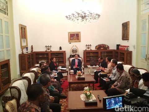 Didampingi Menteri Susi, Jokowi terima nelayan cantrang