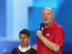 Mereka Kaya Raya Tapi Gemar Berbagi dan Masih Punya Hati