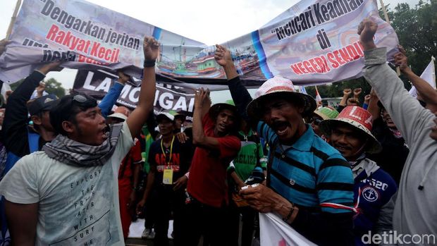 Demo nelayan tolak larangan cantrang