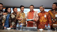 Bank Negara Indonesia (BNI) mencetak laba bersih sebesar Rp 13,62 triliun sepanjang 2017 atau tumbuh 20,1 persen bila dibanding laba sebesar Rp 11,34 triliun di akhir 2016.