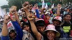 Aksi Demo Nelayan Tolak Larangan Cantrang di Depan Istana