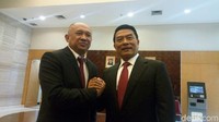 Digantikan Moeldoko sebagai KSP, kini Teten mengemban tugas sebagai Koordinator Staf Khusus Presiden. Teten menegaskan akan bersinergi dengan Moeldoko. Dia juga yakin Moeldoko mampu melaksanakan tugas dengan baik sebagai KSP. (Foto: Bagus Prihantoro/detikcom)