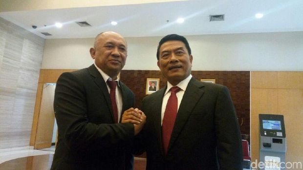 Teten Masduki dan Moeldoko di Kantor Staf Presiden
