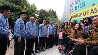 Saya bersyukur sekali ini seperti mimpi (menjadi PNS) karena ini adalah penghargaan dan apresiasi luar biasa, kami menjadi atlet tidak mungkin selamanya untuk itu setelah kami pensiun menjadi atlet kami telah punya masa depan yang jelas di hari tua kami, ujar Ni Nengah Widiasih, atlet difabel dari cabor angkat berat. Pool/Kemenpora.