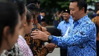 Menpora Imam Nahrawi mengucapkan terima kasih kepada Menpan RB atas diangkatnya sekitar 130 atlet berprestasi melalui formasi khusus menjadi PNS. Pool/Kemenpora.
