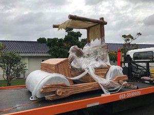Unik! Sultan Malaysia Dapat Mobil Zaman Batu Ala The Flintstones