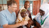 Bill Gates sendiri setuju untuk membantu Nigeria dengan menebus utangnya sebesar USD 76 juta, atau setara dengan Rp 980 miliar ke Jepang. Dana tersebut tadinya dialokasikan untuk memerangi polio (Buzznigeria)