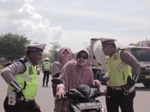 Polantas di Aceh Edukasi Pelanggar dengan Lagu Tak Tun Tuang
