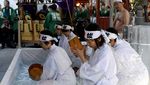Foto: Wah, Ada Upacara Mandi Bareng di Jepang!
