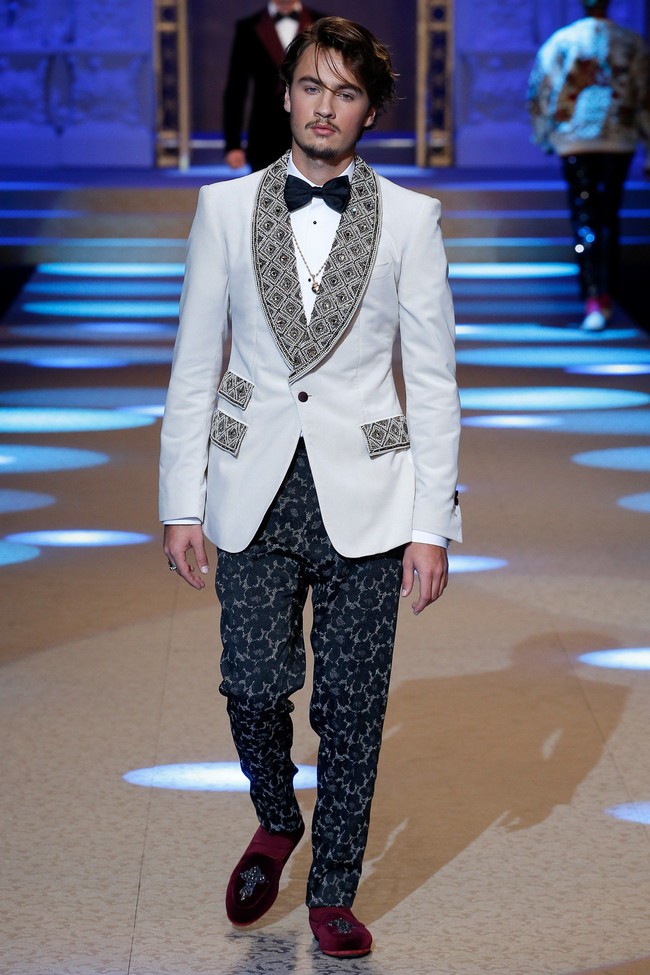 Adik Brandon, Dylan Jagger Lee, juga tak mau kalah eksis di fashion show yang koleksinya didedikasikan bagi generasi mileneal itu. Foto: Dok. Vogue