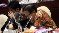 Rapat kerja ini membahas Pembicaraan Tingkat I RUU tentang Pertanahan (penyerahan daftar inventaris masalah/DIM).