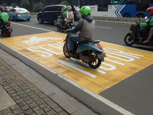 Pemotor di Thamrin yang Tak Lewat Jalur Khusus akan Ditilang
