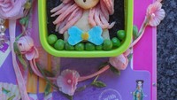 Sepintas terlihat seperti karakter Disney Princess, Ariel. Tapi ternyata bukan. Mashed potato gadis berambut pink, tulis @suitching_bento. Foto: Instagram @suitching_bento