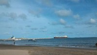 Mau berwisata ke pantai, traveler bisa menuju Tarkwa Bay Beach di Lagos State. Di sini juga merupakan pelabuhan bagi beberapa kapal di sekitar Nigeria (TripAdvisor)