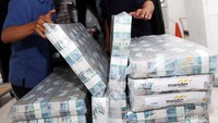 Dari total instrumen yang sebesar Rp 744,0 triliun, komposisi pinjaman luar negeri mencapai Rp 738,4 triliun di mana dari total tersebut terbagi lagi berdasarkan pemberi pinjaman seperti bilateral sebesar Rp 313,7 triliun, multilateral sebesar Rp 381,2 triliun, komersial sebesar Rp 42,6 triliun, dan pinjaman kredit ekspor (suppliers) sebesar Rp 1,0 triliun. Sedangkan untuk pinjaman dalam negeri sebesar Rp 5,5 triliun.