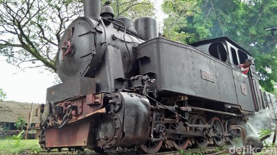 Foto: Lokomotif Tertua di Blora