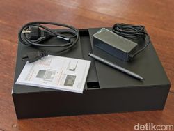 Unboxing Yoga 920, Laptop 2 in 1 Seharga Rp 23 Juta