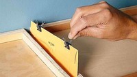 Celah antara dua lemari bisa dimanfaatkan untuk jadi tempat penyimpanan rahasia. Begini caranya. Istimewa/Boredpanda.