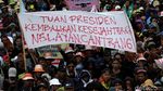 Aksi Demo Nelayan Tolak Larangan Cantrang di Depan Istana