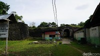 Benteng ini berada di Pulau Ay, salah satu pulau yang berada di Kepulauan Banda (Syanti/detikTravel)