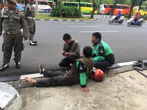 Ngebut di Depan Balai Kota, Johosua Tabrak Driver Ojek Online