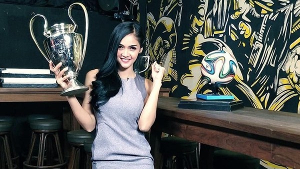 Foto: Liburannya Presenter Olahraga Seksi Kartika Berliana