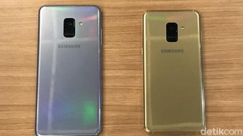 Galaxy A8 dan A8+ mengedepankan kemampuan kamera depan dan belakang. Raksasa teknologi asal Korea Selatan itu membenamkan sensor kamera 16 megapixel berbekal autofocus dan aperture f/1,7. Sementara kamera depannya berbekal kamera ganda kombinasi 16 megapixel + 8 megapixel dengan aperture f/1,9.  (Foto: detikINET/Adi Fida Rahman)