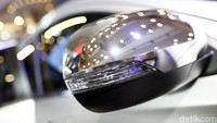 Dibagian spion kali ini juga telah dilengkapi dengan lampu sein.