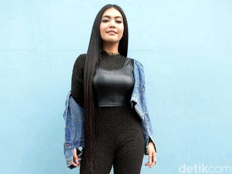 Disebut Mirip Nicki Minaj, Ini Kata Denada Disebut Mirip Nicki Minaj, Ini Kata Denada