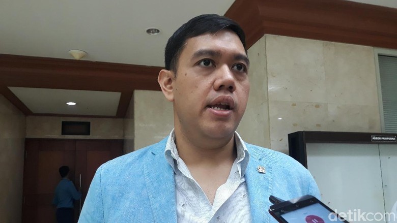 Fadli Sindir Ahok Ditawari Bos BUMN karena Dekat Jokowi, Golkar: Picik Fadli Sindir Ahok Ditawari Bos BUMN karena Dekat Jokowi, Golkar: Picik