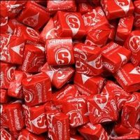 Donald Trump Ternyata Hanya Doyan Permen Starbust Warna Merah dan Pink