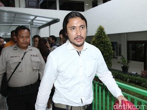 Ello akan Nikahi Aurelie Moeremans usai Rehabilitasi?