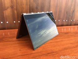 Unboxing Yoga 920, Laptop 2 in 1 Seharga Rp 23 Juta