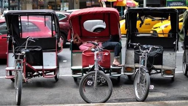 Jadi Pelayan Hingga Narik Becak, Pemuda Bandung Ini Taklukkan AS
