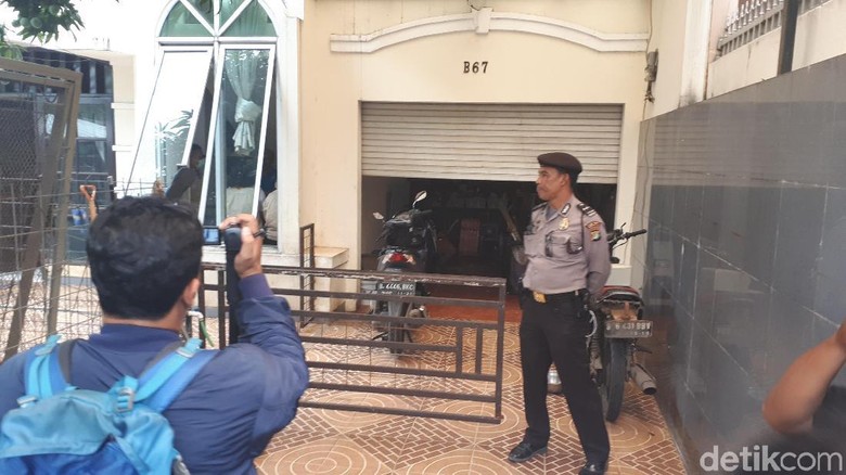 Pabrik Ekstasi di Tangerang Dipasang Peredam Suara dan Dijaga Anjing Pabrik Ekstasi di Tangerang Dipasang Peredam Suara dan Dijaga Anjing