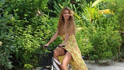 Foto: Saat Model Seksi Gebetan Fellaini Pergi Liburan