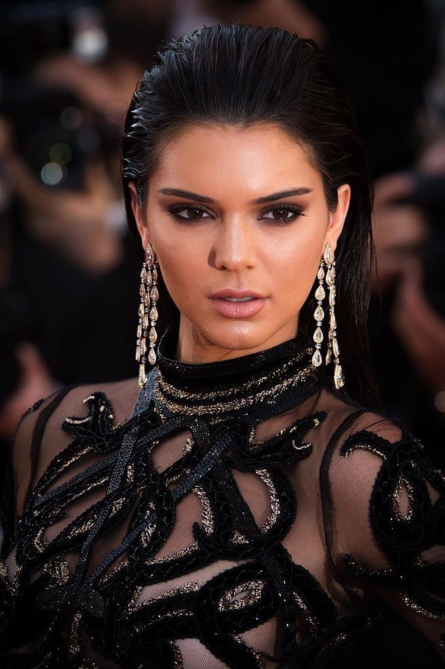 Kendall Jenner di red carpet Cannes Film Festival. Foto: Getty Images
