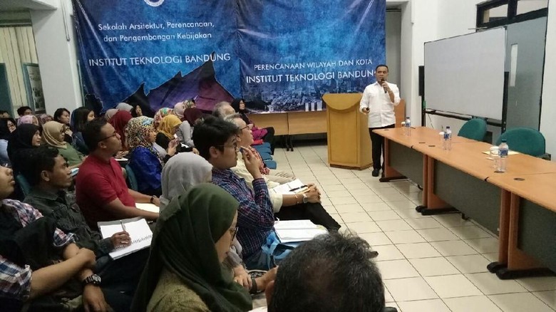 Bupati Anas Diundang ITB Paparkan Pengembangan Banyuwangi Bupati Anas Diundang ITB Paparkan Pengembangan Banyuwangi