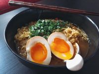 Makin Enak! Racik Ramen Instan di Rumah dengan 7 Bahan Ini