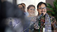 Turut hadir dalam acara tersebut Bupati Tegal Enthus Susmono yang daerahnya mayoritas menjadi nelayan dan sumber mata pencaharian utamanya.