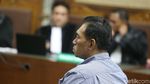 Wajah Tegang Penyuap Eks Dirjen Hubla Divonis 4 Tahun Penjara
