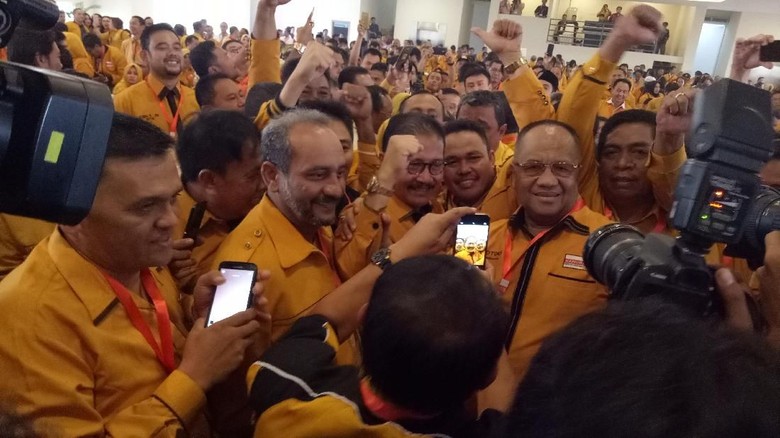 Pecat OSO, Hanura Ambhara Siap Rekonsiliasi dengan Kubu Manhattan Pecat OSO, Hanura Ambhara Siap Rekonsiliasi dengan Kubu Manhattan