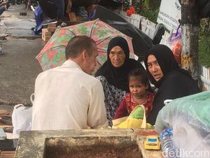 Potret Pencari Suaka Menggelandang di Trotoar Jakarta