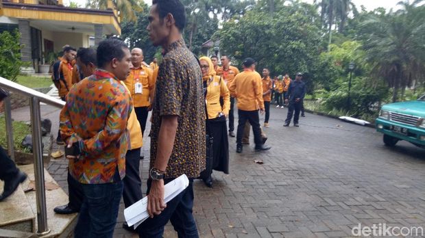 Wiranto Tak di Rumah, Pertemuan Hanura 'Ambhara' Ditunda Nanti Malam