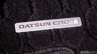 Datsun CROSS ditawarkan dengan pilihan transmisi manual dan otomatis CVT.