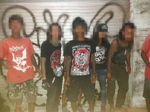 Aksi Kejar-kejaran Polisi Saat Penertiban Anak Jalanan di Kendari
